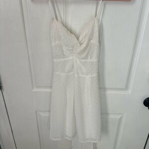 Lucy in the Sky - LIKE NEW - Elegant White Flowy short Dress - S